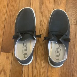 Hey dudes - gray size 8